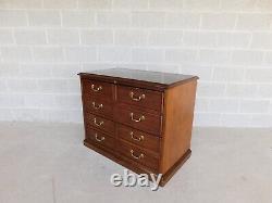 Sligh Meubles Cherry Chippendale Style 2 Tiroir Classe Cabinet