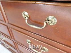 Sligh Meubles Cherry Chippendale Style 2 Tiroir Classe Cabinet