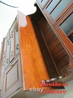 Stickley Meubles Cherry Chippendale Chine Cabinet Hutch Hunt Board