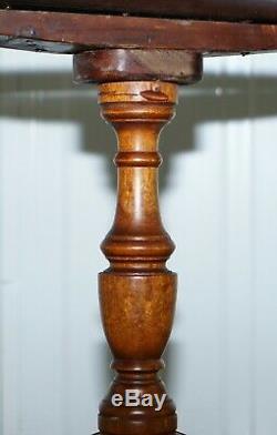 Superbe Circa 1880 Noyer Et Acajou Jeux D'échecs Table Tripod Base De Pieds Lion