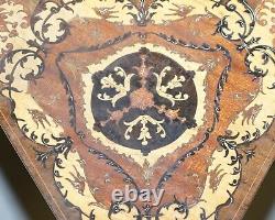 Superbe Vintage Reuge Triangle Musical Side Table Marquetry Incrusté Ornate