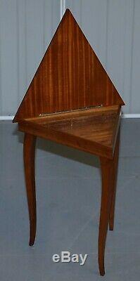 Superbe Vintage Reuge Triangle Musicale Side Table Marqueterie Marqueterie Ornement