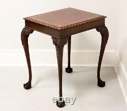TABLE SUPÉRIEURE Mahogany Chippendale Cuir Top Ball in Claw End Table B