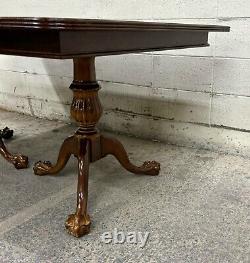 Table à manger double piédestal de style Chippendale en meubles universels vintage