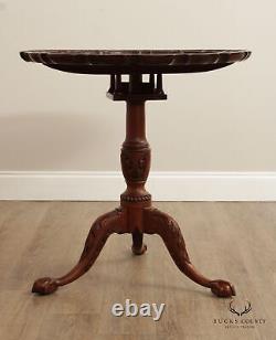 Table à plateau inclinable en acajou de style Chippendale de Henkel Harris