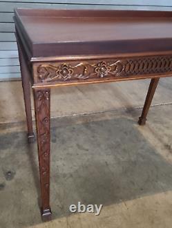 Table à thé en acajou de la collection Smithsonian de Century Furniture