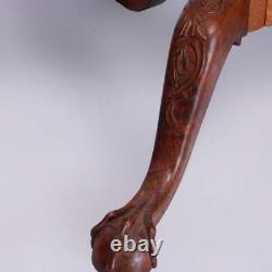 Table basculante à pied griffe sculpté de style Chippendale de Philadelphie, 20e siècle