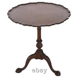 Table basculante en acajou sculpté de style Chippendale antique avec bordure de tarte, datant de 1930