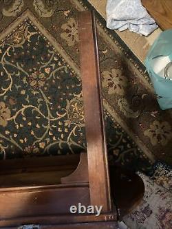 Table basse de la maison de Pennsylvanie en cerisier avec plateau de service vintage de Butler
