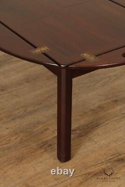Table basse de style Biggs Chippendale en acajou avec plateau de service de majordome