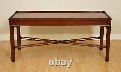 Table basse en acajou massif de style Chippendale vintage, début du XXe siècle