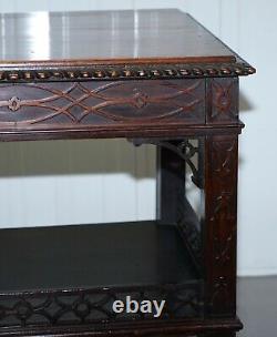 Table d'appoint du 19e siècle en bois sculpté et ajouré de Thomas Chippendale