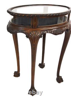 Table d'appoint occasionnelle avec dessus de vitrine finement sculpté en style Chippendale antique