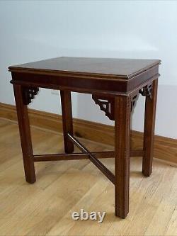 Table d'appoint vintage Lane 11257 85 style Chippendale asiatique avec fretwork chinois