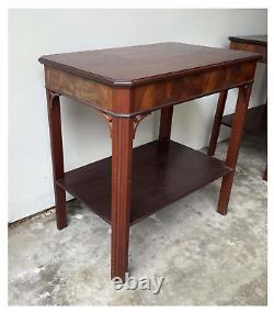 Table d'extrémité en acajou de style chippendale chinois Schmieg & Kotzian - Une paire