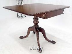 Table de console de jeu extensible en acajou de style Chippendale avec pattes de griffe et boule