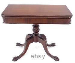 Table de console de jeu extensible en acajou de style Chippendale avec pattes de griffe et boule