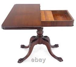 Table de console de jeu extensible en acajou de style Chippendale avec pattes de griffe et boule