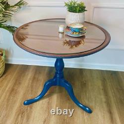 Table de style Chippendale vintage en acajou avec plateau en verre à rebord de tarte