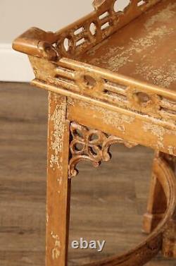 Table de thé peinte en détresse de style Chippendale chinois