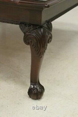 Thomasville Flame Mahogany Top Ball & Claw Table Basse