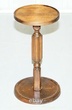 Très Petite Table D’aspect De Vin Edwardien De Lampe De Noix Nice Pilier Cannelé À La Base
