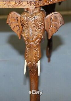 Un Beau Petit Circa 1920 Anglo Éléphant Indien Sculpté À La Main En Bois De Rose Table D'appoint