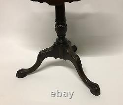 Une table basculante antique de style Chippendale