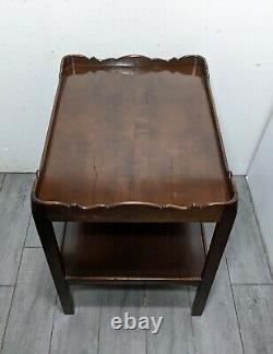 Vintage Anglais Chippendale Style Wood Butler Tea End Table Scalloped Rim