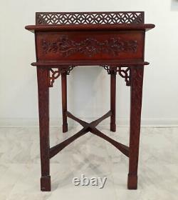 Vintage Chinese Chippendale Style Sculptée Acajou Table En Argent