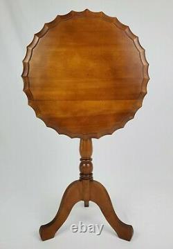 Vintage Chippendale Mahogany Tilt Top Accent Table Piecrust Bord Antique
